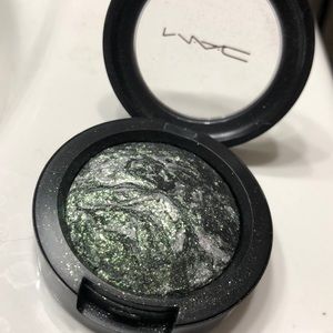 MAC Smutty Green Mineralized Eye Shadow